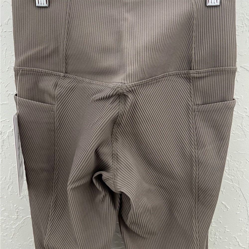 Athleta salutation stash rib leggings 7/8 size small - Picture 12 of 12